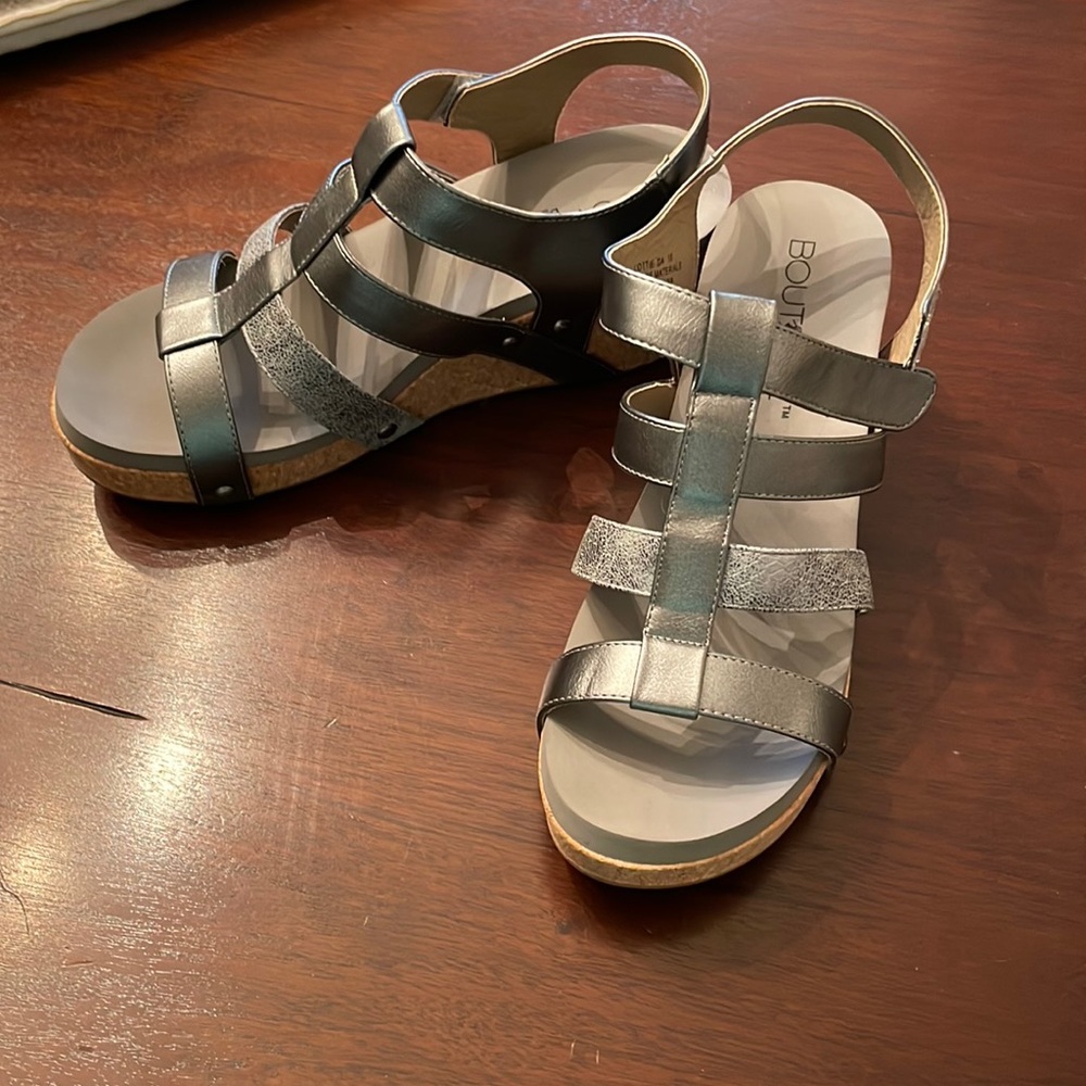 Silver Wedges, gently used, great condition